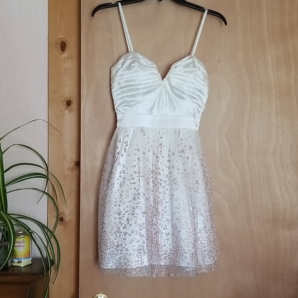 White Sparkly Dress Size 3/4 - Picture 1 of 5